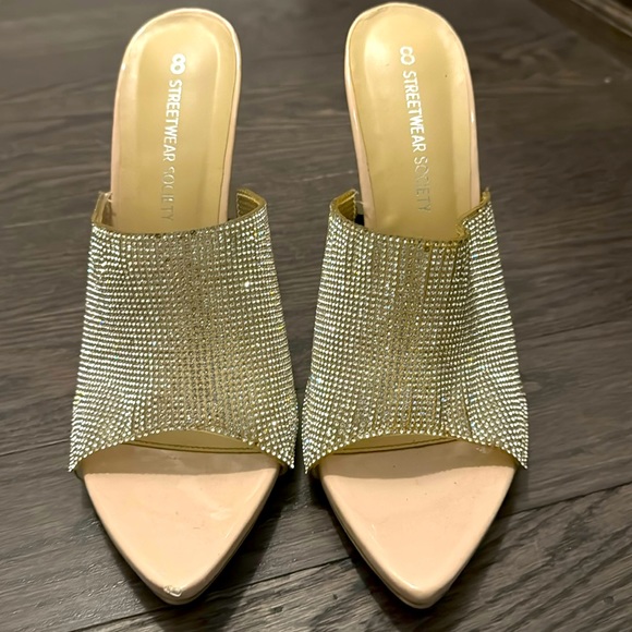 Like new!! - Picture 1 of 2